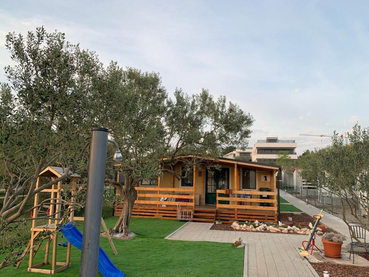 Kamp Karla & Bruno Hotell Sveti Filip i Jakov Exteriör bild