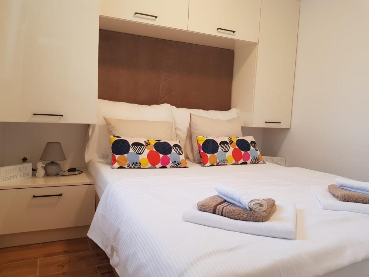 Kamp Karla & Bruno Hotell Sveti Filip i Jakov Exteriör bild