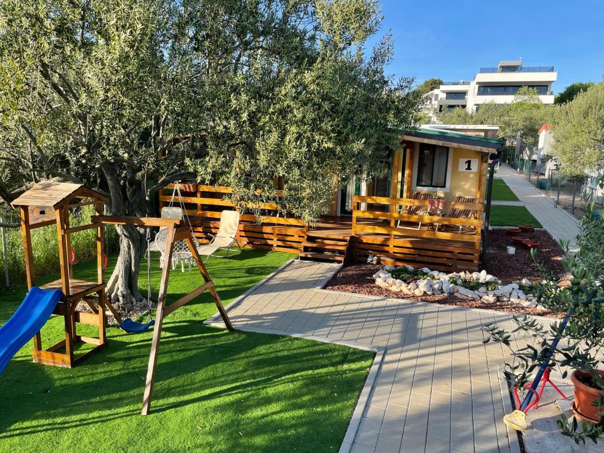 Kamp Karla & Bruno Hotell Sveti Filip i Jakov Exteriör bild