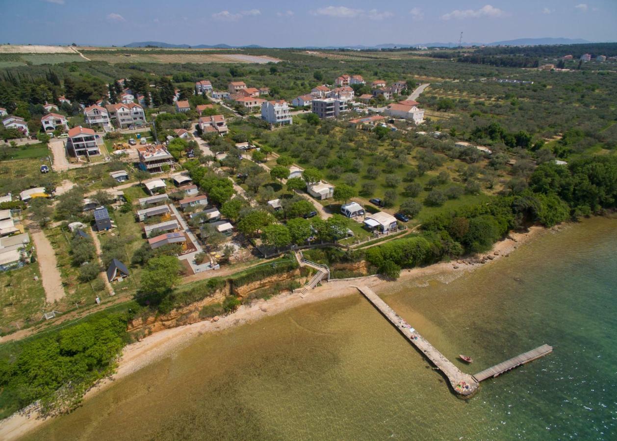 Kamp Karla & Bruno Hotell Sveti Filip i Jakov Exteriör bild